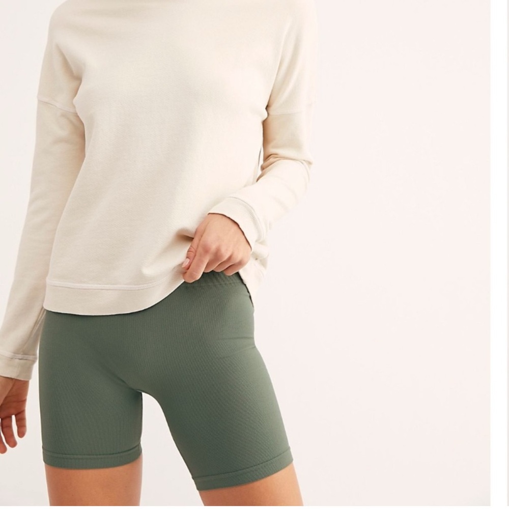 Free People Seamless Rib Bike Short Olive Green Size XS / S